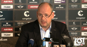 Videocapture fcstpauli.tv von der Pressekonferenz vom 02.07.2014, FC St. Pauli - Präsident Stefan Orth
