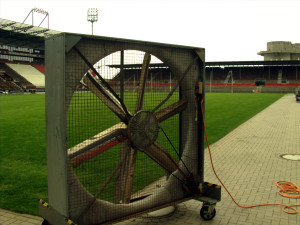 Ventilator für die Belüftung des Rasens im Millerntor-Stadion